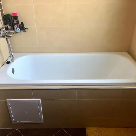 Bright And Spacious 2 Bed, Winslow Infinity, 5min Walk To The Gondola Apartment *